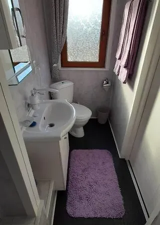 Apartment Weaver Studio Apartment, With Outside Space, Near